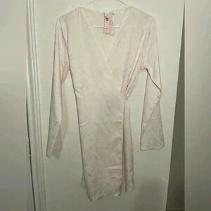 Victorias Secret Long Sleeve Off White Floral Wrap Lingerie Cover Up Size S
